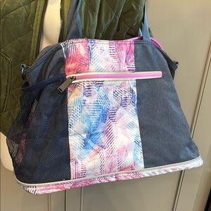 Athleta Gym Overnight Bag duffel, Medium